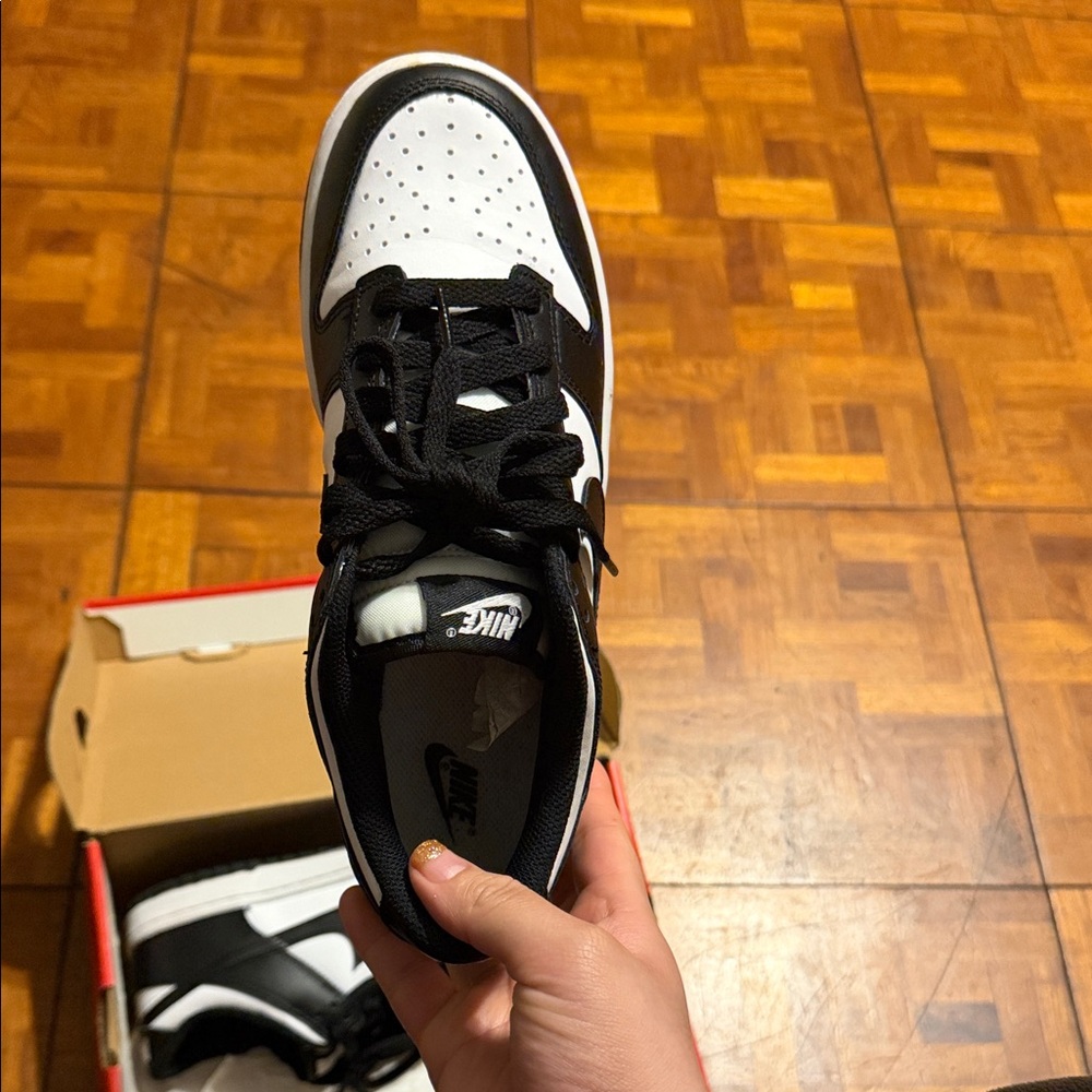 Nike (Panda Dunks) - Picture 2 of 5